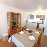 Appartement T2 Pour 4 Pers, Balcon, Parking - - Fr-1-457-379 *