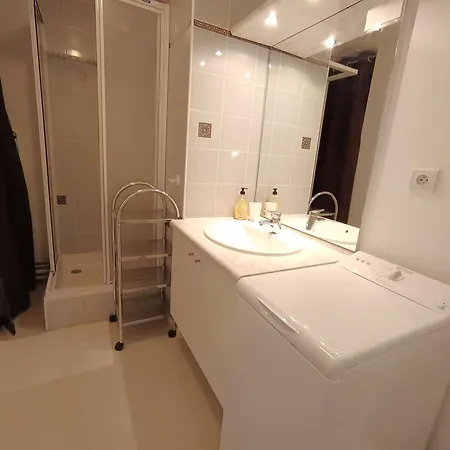 Apartment T2 Pour 4 Pers, Balcon, Parking - - Fr-1-457-379